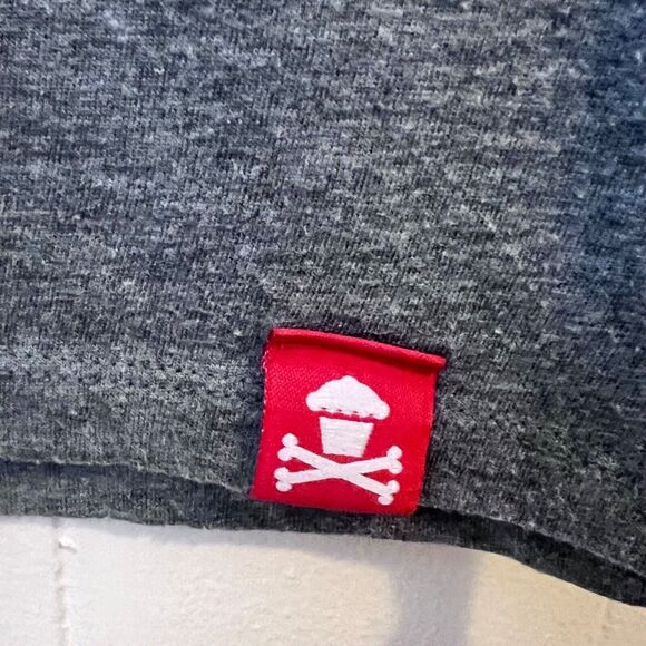 Johnny Cupcakes VOTE Graphic T-Shirt Women’s L Gray Slim Fit Crewneck - Picture 6 of 7